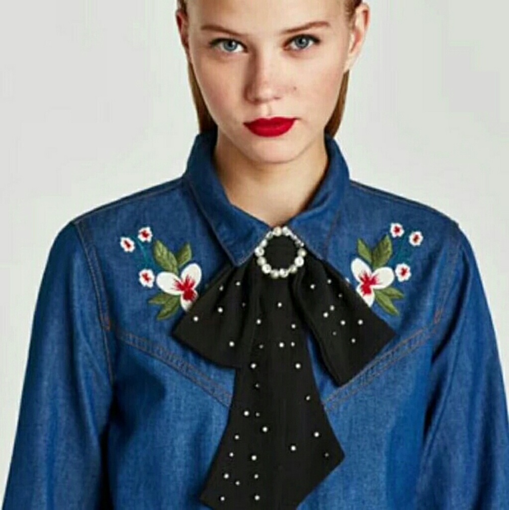 Zara statement bow necklace